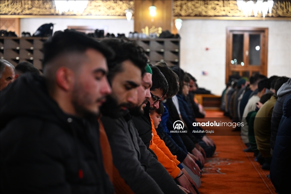 Ankara'da ilk teravih kılındı