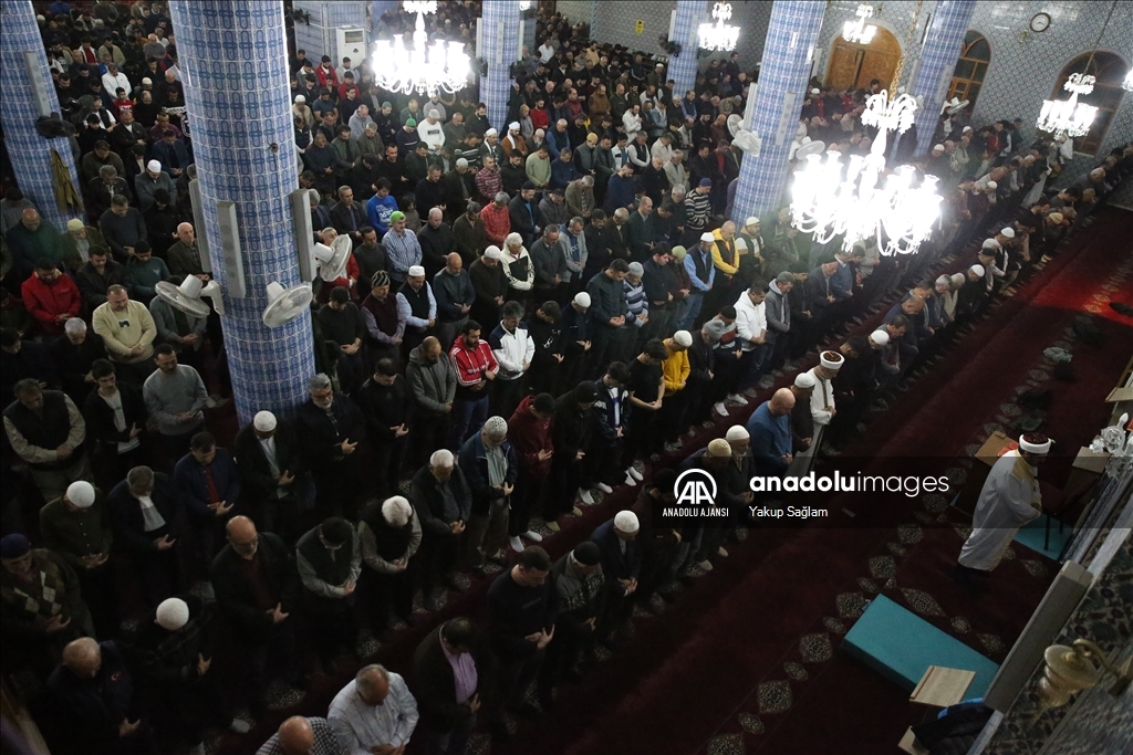 Mersin'de ilk teravih namazı kılındı