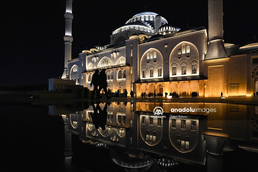 İstanbul'da ilk teravih namazı kılındı