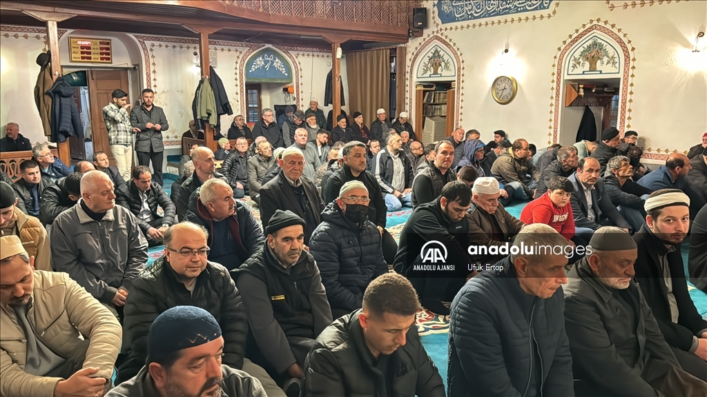 Trakya'daki camilerde ilk teravih namazı kılındı