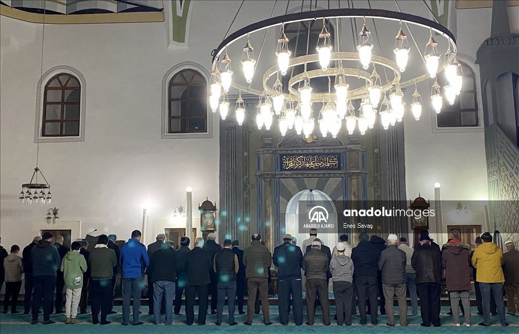 Karabük'te ilk teravih kılındı