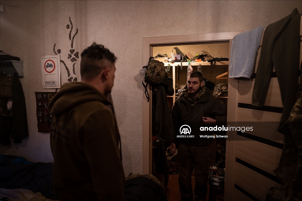 Ukrayna'da ön cephe hattına yakın Çasiv Yar'da savaşan askerlerin nöbet değişimi