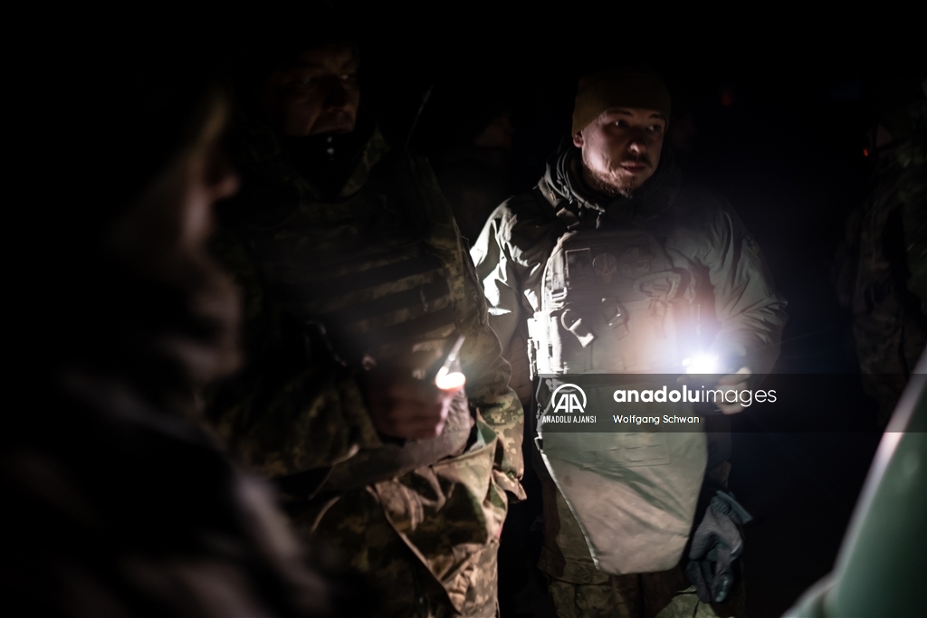 Ukrayna'da ön cephe hattına yakın Çasiv Yar'da savaşan askerlerin nöbet değişimi