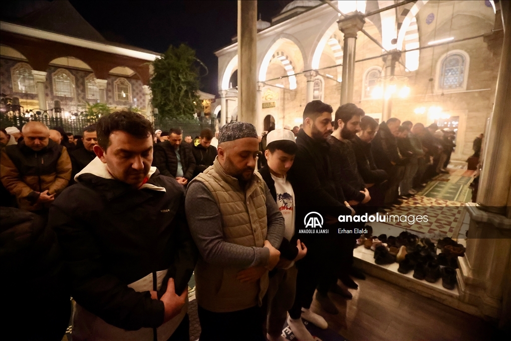 İstanbul'da ilk teravih namazı kılındı