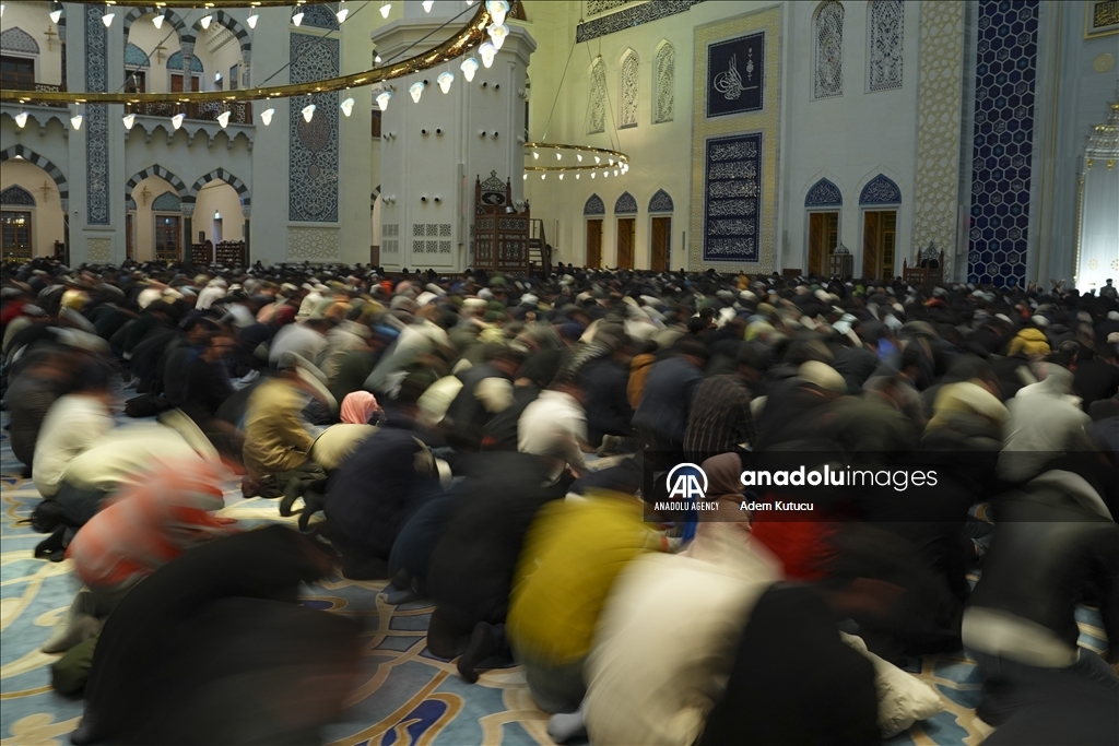 First tarawih prayer of Ramadan in Istanbul Anadolu Ajansı
