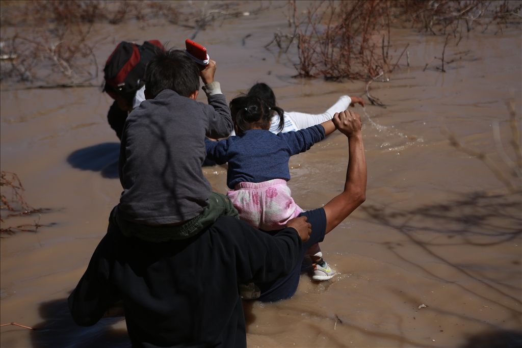 ABD - Meksika sınırındaki göçmen krizi sürüyor