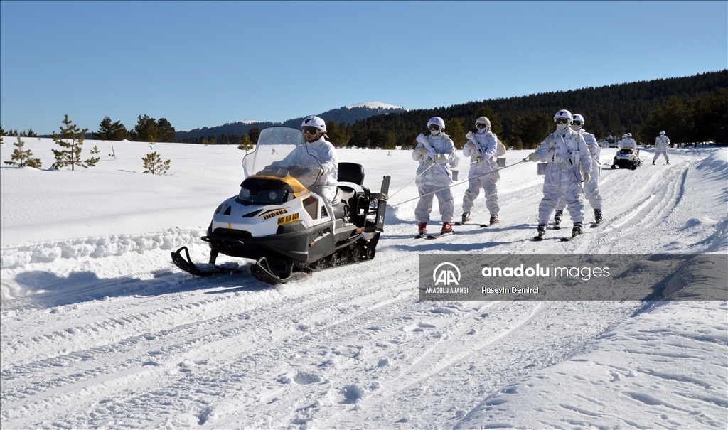 Karlı dağların erleri zorlu görevlere tatbikatlarla hazırlanıyor