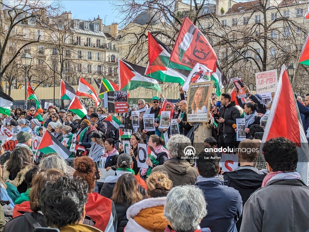 Paris'te Filistin'e destek gösterisi düzenlendi