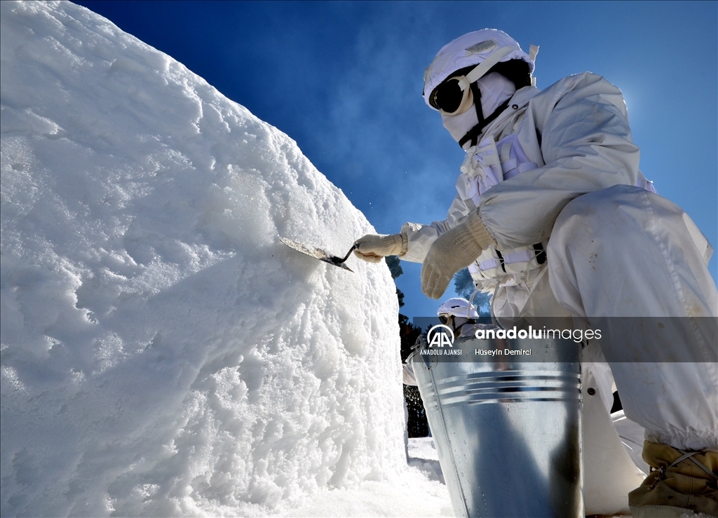 Karlı dağların erleri zorlu görevlere tatbikatlarla hazırlanıyor