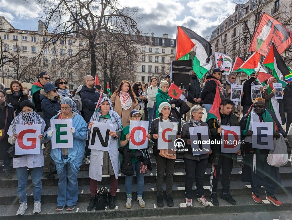 Paris'te Filistin'e destek gösterisi düzenlendi