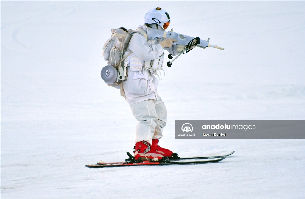 Karlı dağların erleri zorlu görevlere tatbikatlarla hazırlanıyor