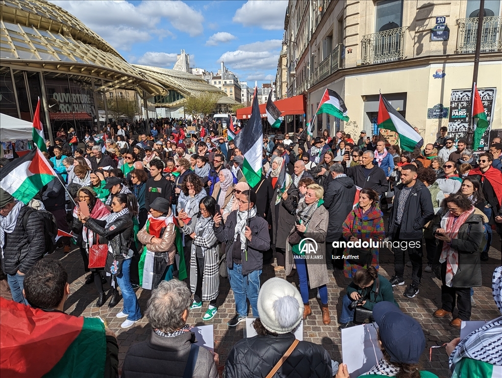 Paris'te Filistin'e destek gösterisi düzenlendi