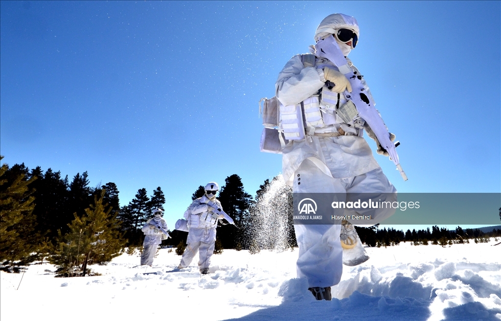 Karlı dağların erleri zorlu görevlere tatbikatlarla hazırlanıyor