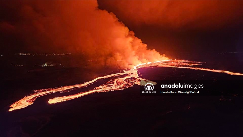 İzlanda'nın Reykjanes Yarımadası'nda son 3 ayda 4. kez meydana gelen yanardağ patlaması devam ediyor