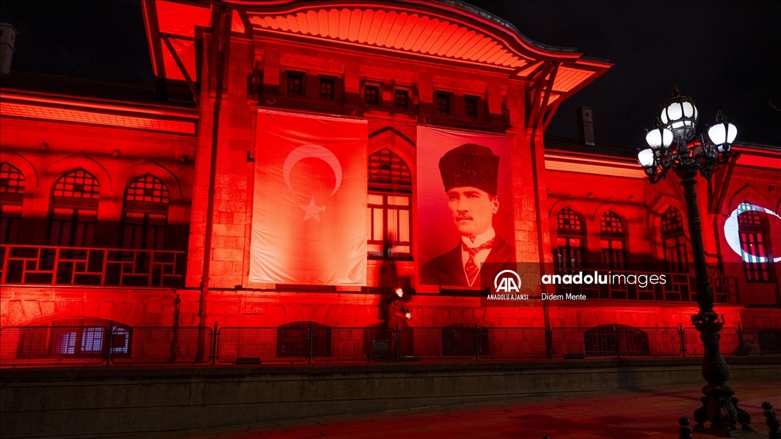 Birinci Meclis Binası, Türk bayrağı renklerine büründü