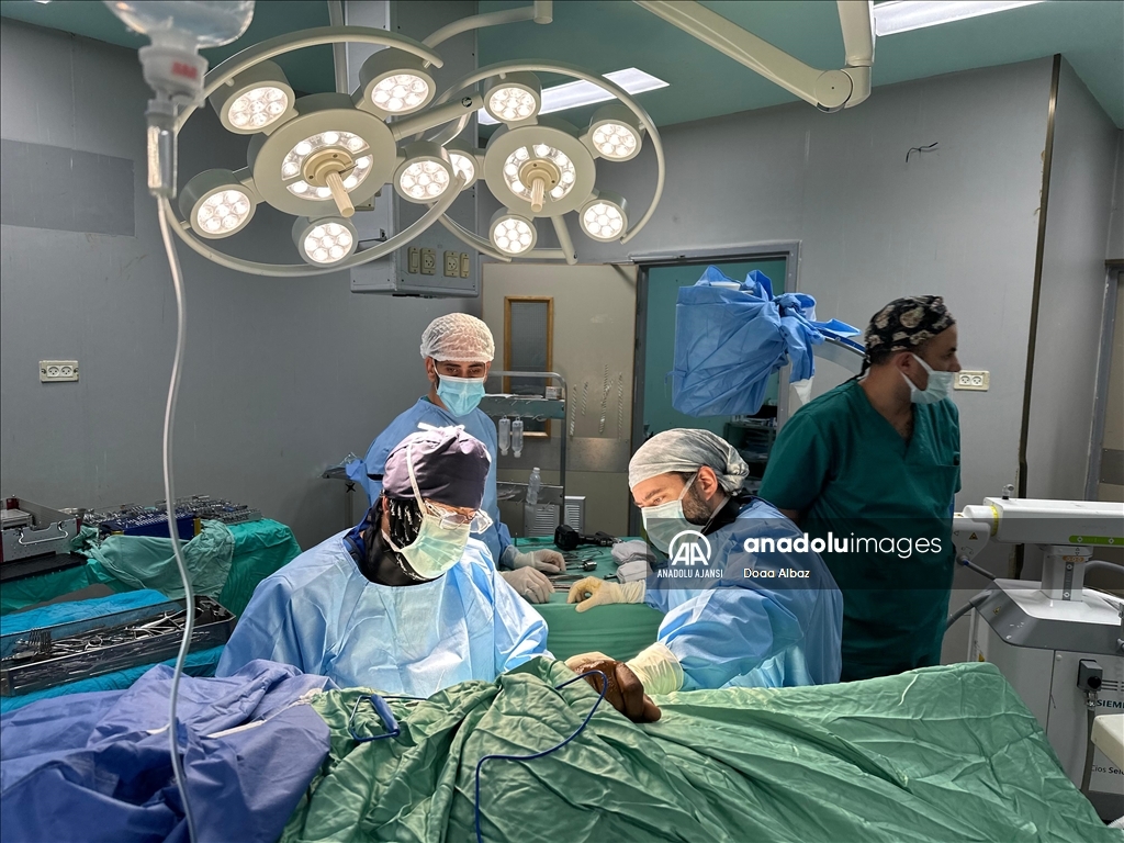 Avrupalı doktorlar heyeti, Gazze'nin Han Yunus kentindeki Avrupa Hastanesi'ni ziyaret etti