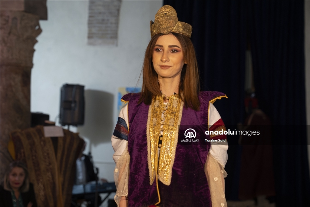 Tunus’ta ramazan etkinlikleri kapsamında ülkenin farklı geleneksel kıyafetleri tanıtıldı