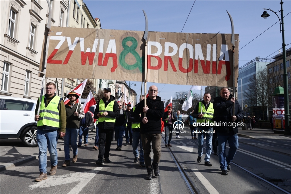 Polonyalı çiftçiler, AB'nin tarım politikalarını protesto etmeye devam ediyor