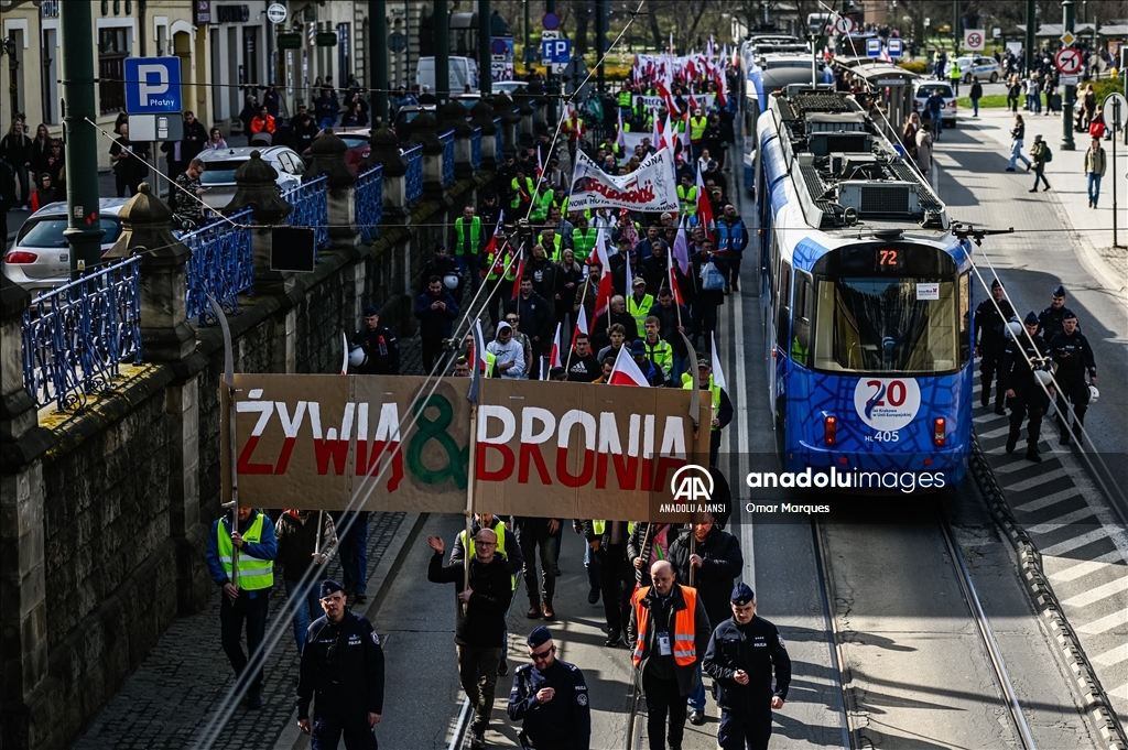 Polonyalı çiftçiler, AB'nin tarım politikalarını protesto etmeye devam ediyor