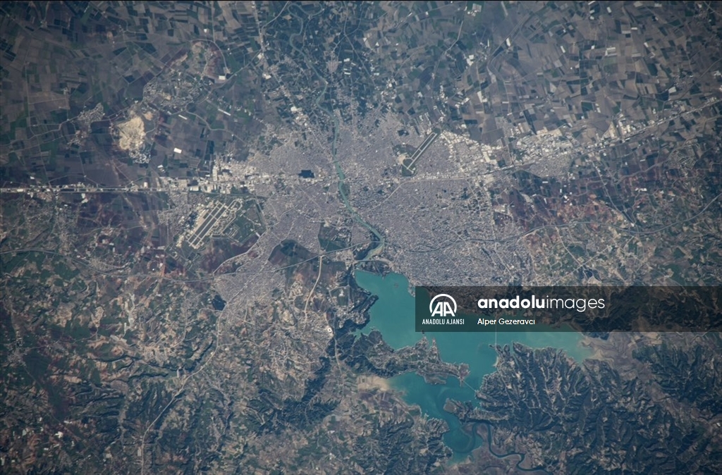 Türkiye'nin ilk astronotu Gezeravcı, uzaydan çektiği Adana fotoğraflarını paylaştı