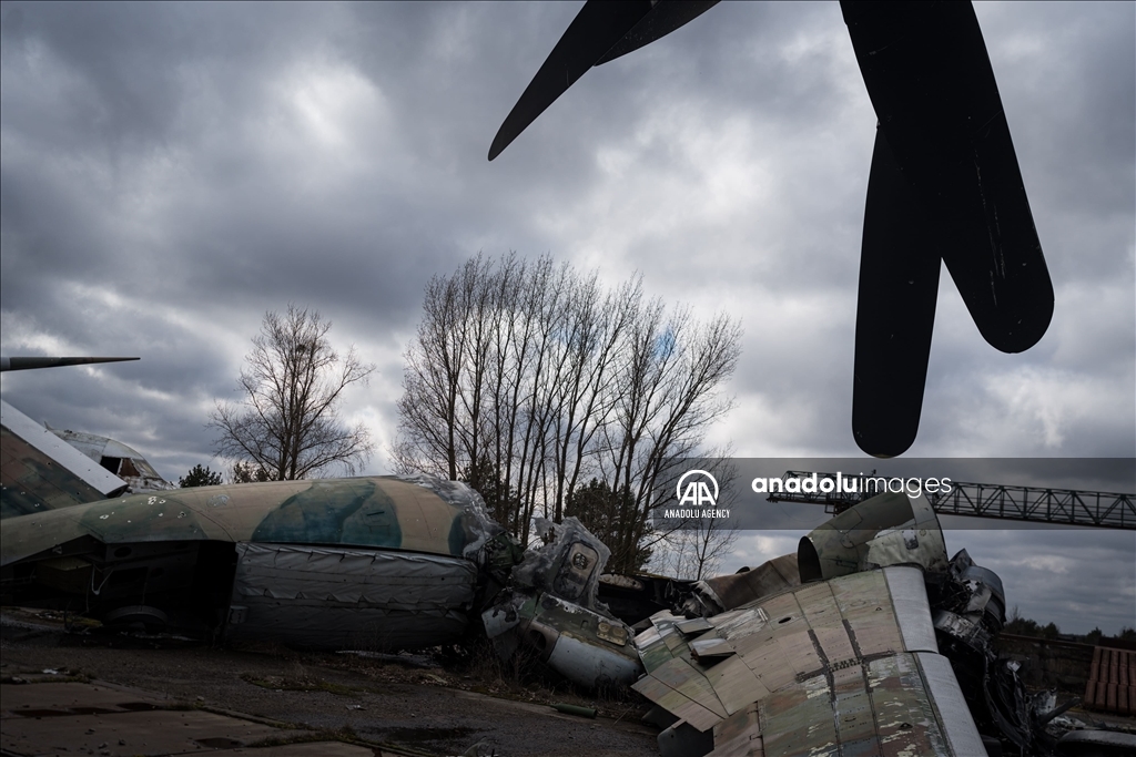 Разрушения в аэропорту Гостомель в Киеве в объективе «Анадолу» 17