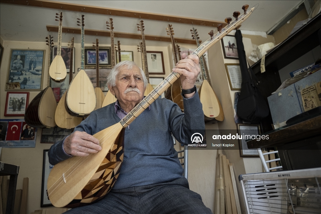 Aşık Veysel Mahallesinin saz ustaları notalara ilk günkü aşkla ''hayat'' veriyor