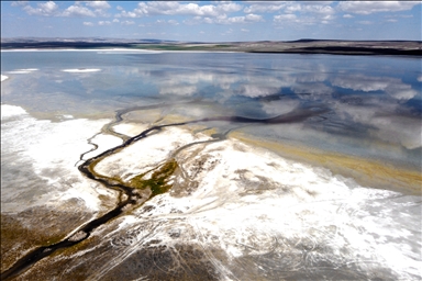 В озере Дюден в провинции Конья снизился уровень воды
