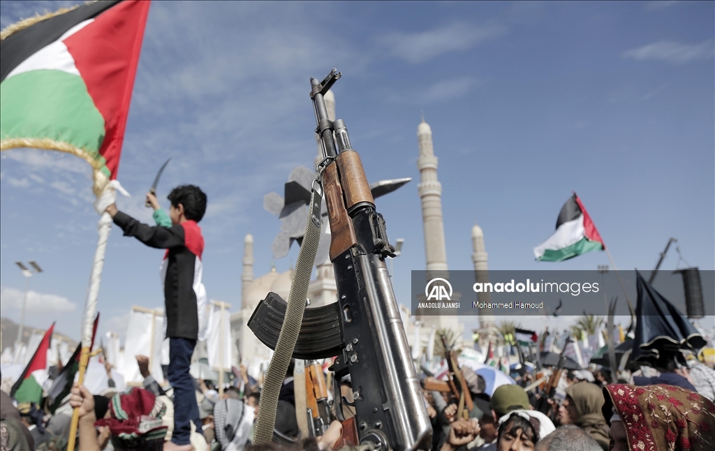 Yemen'de on binlerce kişinin katılımıyla Gazze'yle dayanışma gösterisi düzenlendi