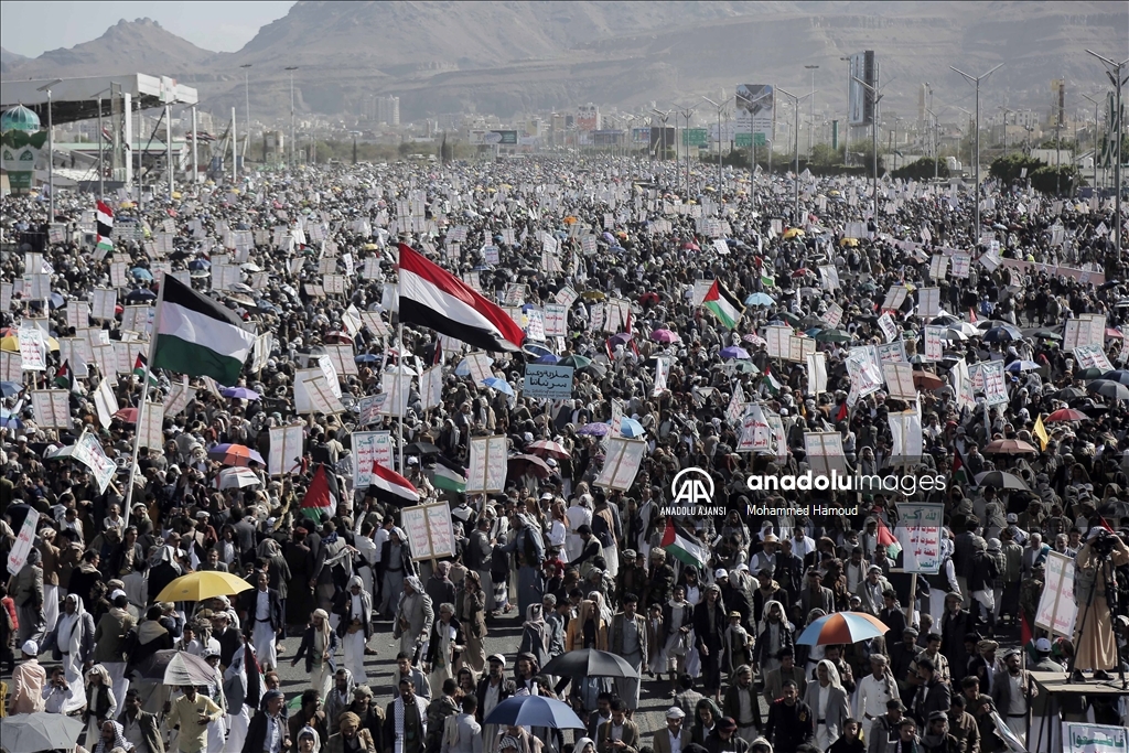 Yemen'de on binlerce kişinin katılımıyla Gazze'yle dayanışma gösterisi düzenlendi