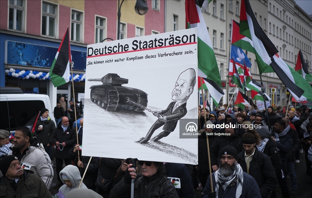 Berlin’de Filistin’e destek gösterisi düzenlendi
