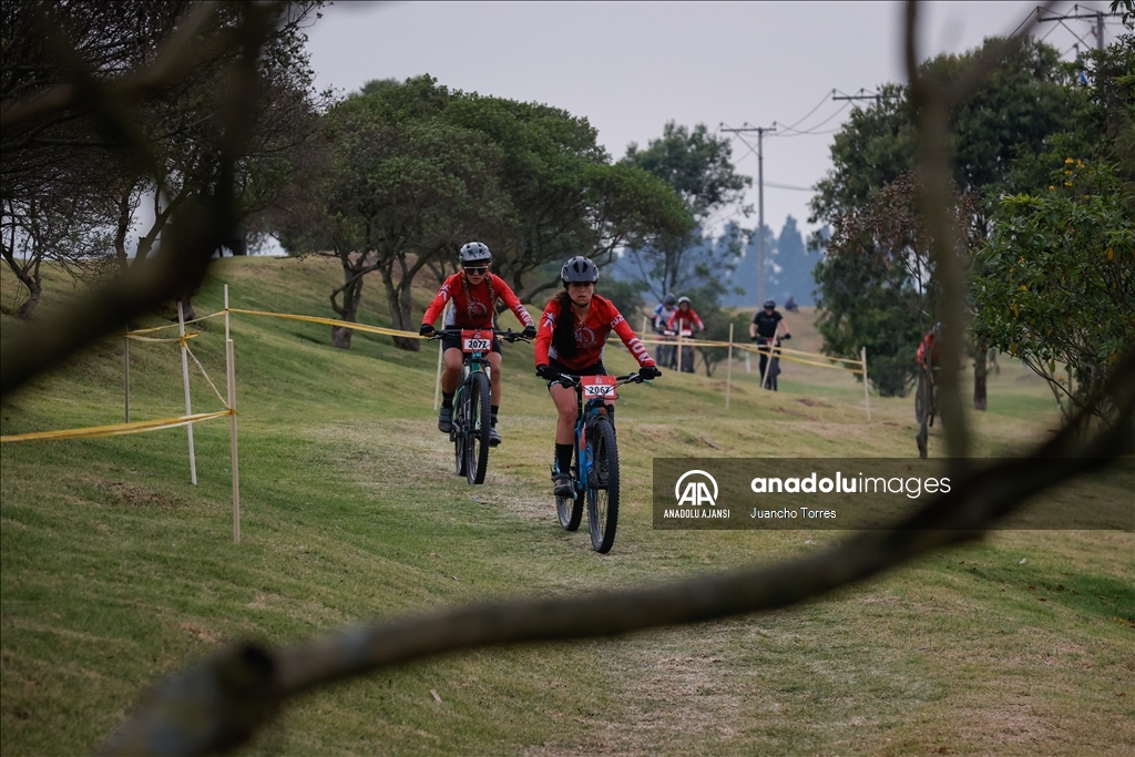 Kolombiya'da 24 saat süren MTB-Gravel bisiklet yarışı başladı