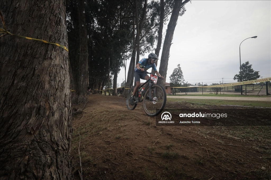 Kolombiya'da 24 saat süren MTB-Gravel bisiklet yarışı başladı