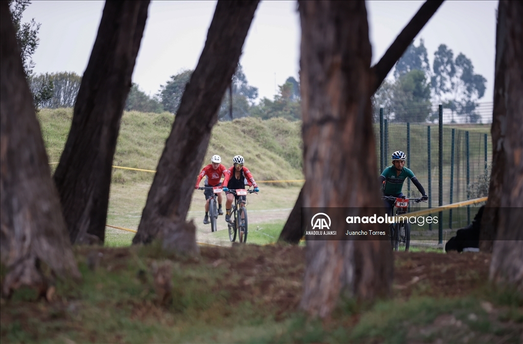 Kolombiya'da 24 saat süren MTB-Gravel bisiklet yarışı başladı
