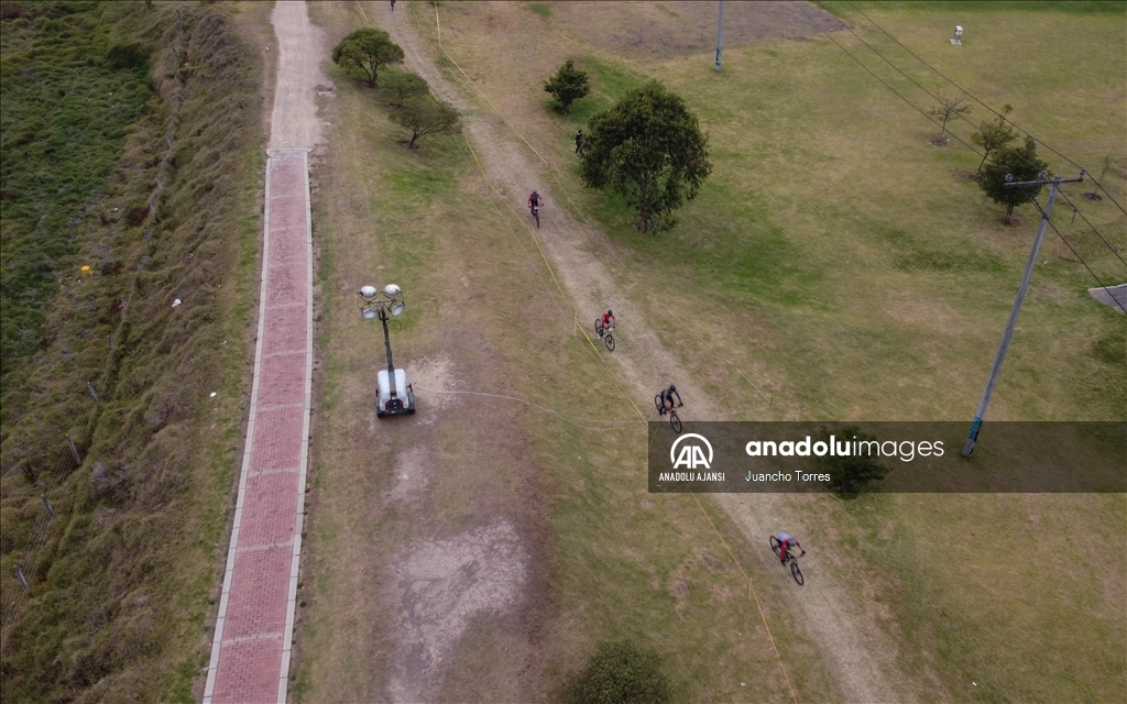 Kolombiya'da 24 saat süren MTB-Gravel bisiklet yarışı başladı