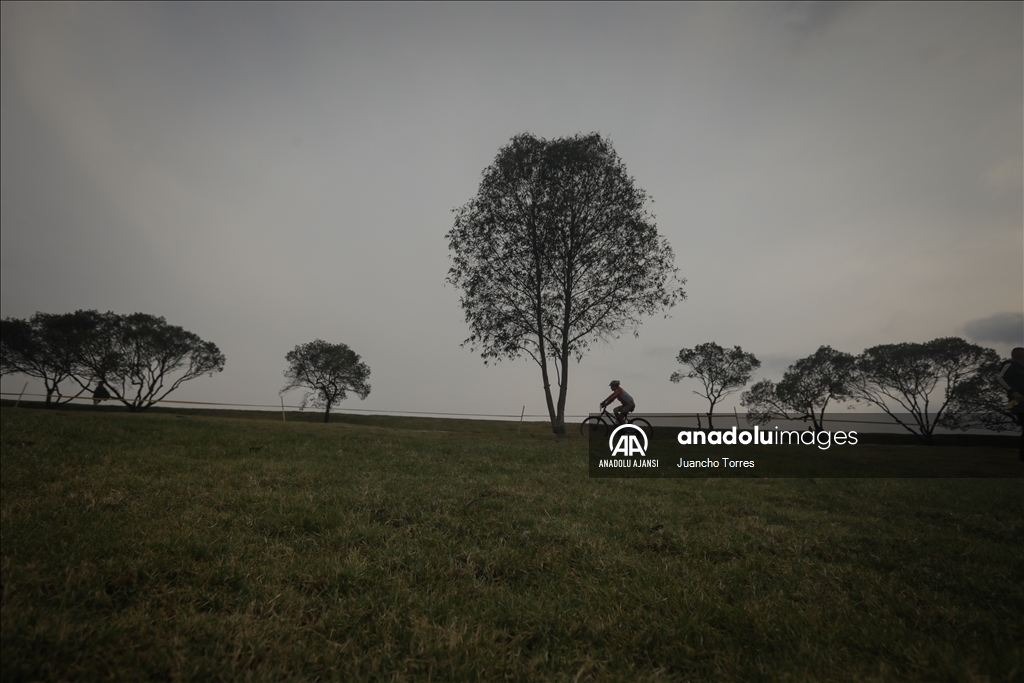 Kolombiya'da 24 saat süren MTB-Gravel bisiklet yarışı başladı