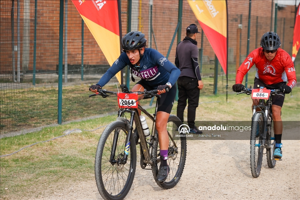 Kolombiya'da 24 saat süren MTB-Gravel bisiklet yarışı başladı