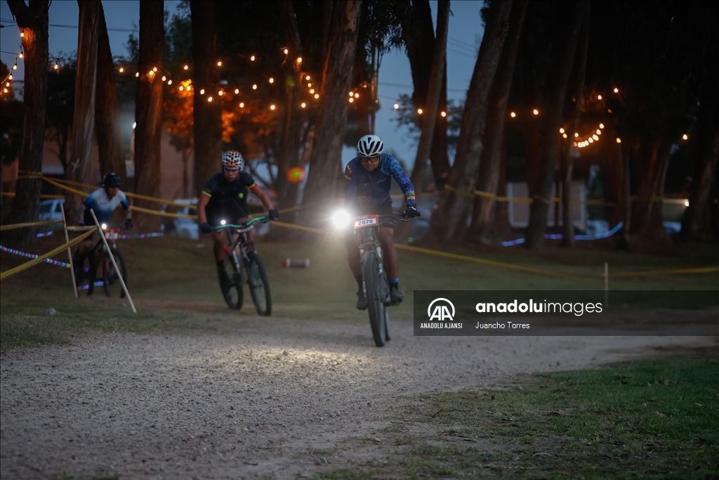 Kolombiya'da 24 saat süren MTB-Gravel bisiklet yarışı başladı