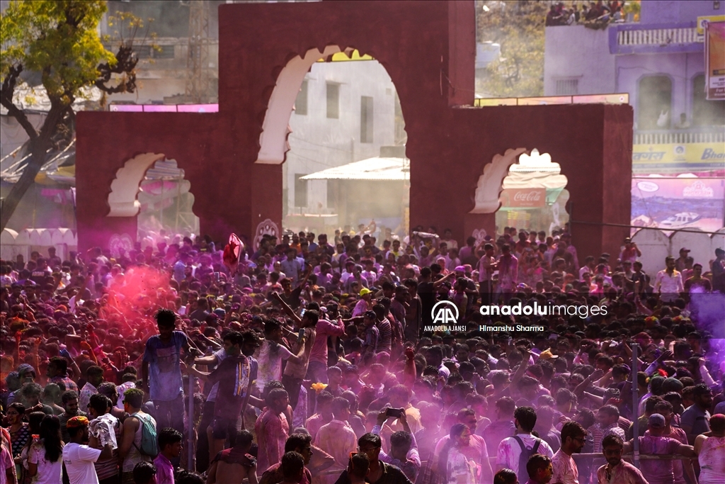 Hindistan'da 'renklerin festivali'