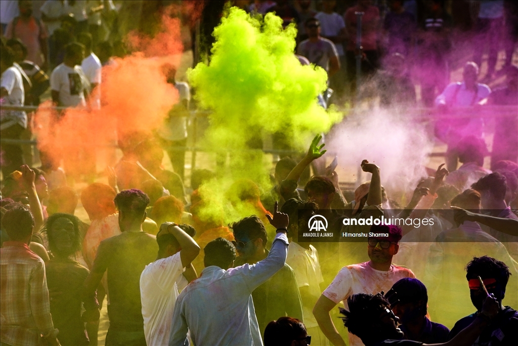 Hindistan'da 'renklerin festivali'