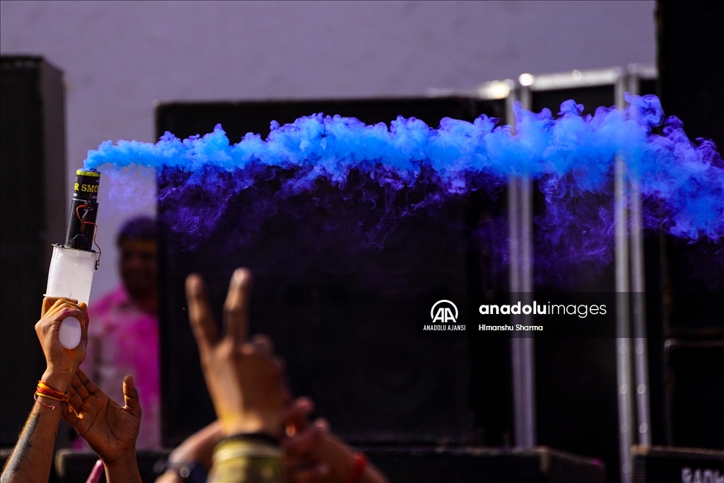Hindistan'da 'renklerin festivali'