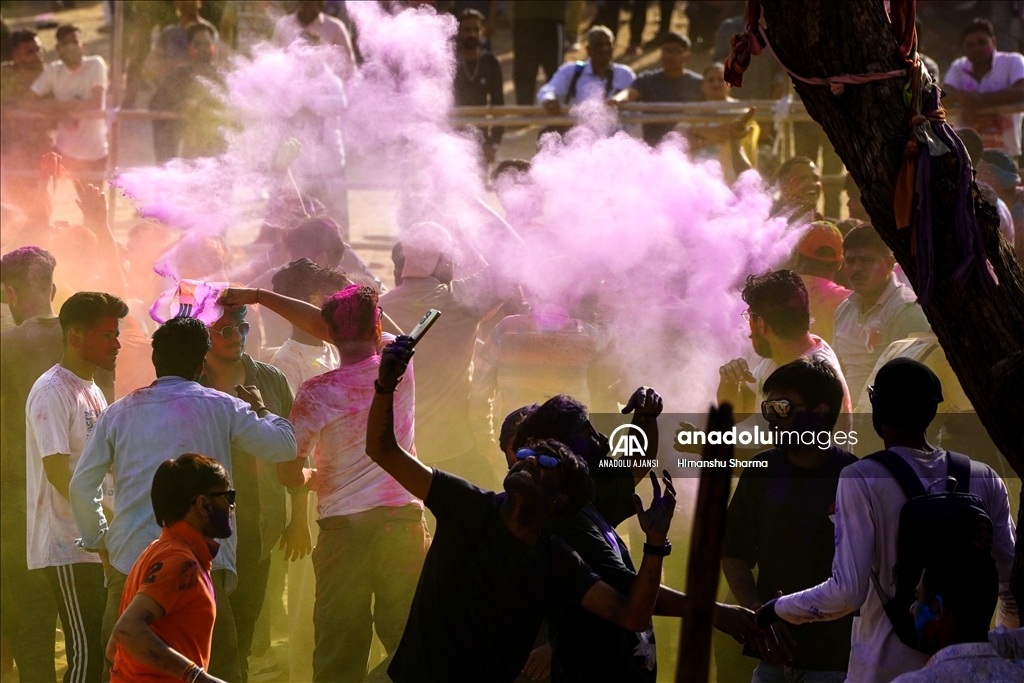 Hindistan'da 'renklerin festivali'