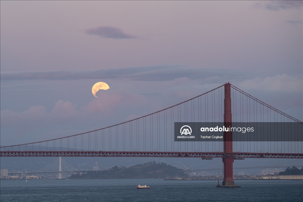 San Francisco'da Dolunay