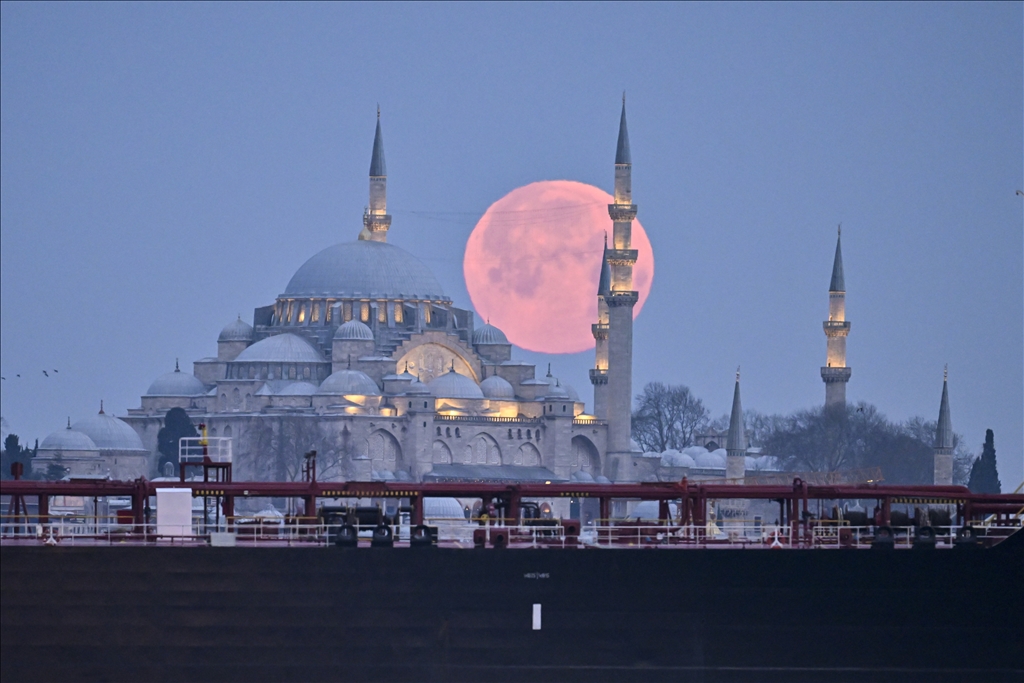 İstanbul'da dolunay