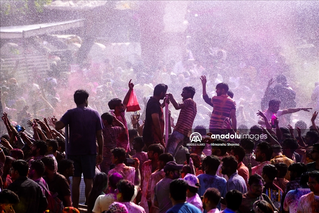 Hindistan'da 'renklerin festivali'