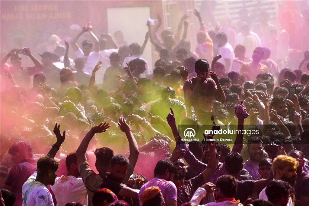Hindistan'da 'renklerin festivali'