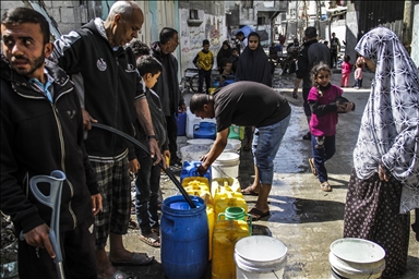 Палестинцы в Газе ежедневно борются в очередях за водой