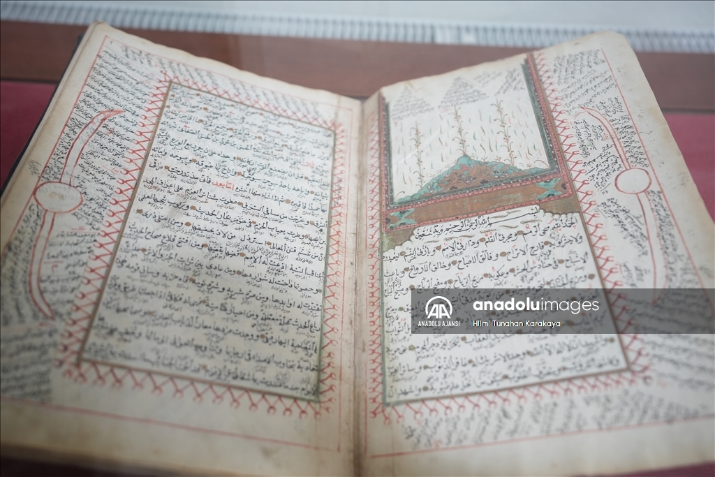 Erzurum'da 700 yıllık yazma eserler ramazana özel ziyarete açıldı