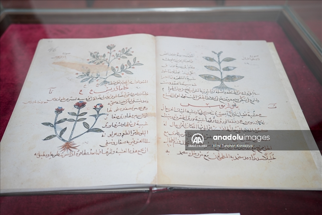 Erzurum'da 700 yıllık yazma eserler ramazana özel ziyarete açıldı