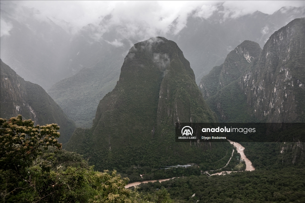 Peru'daki antik İnka şehri Machu Picchu