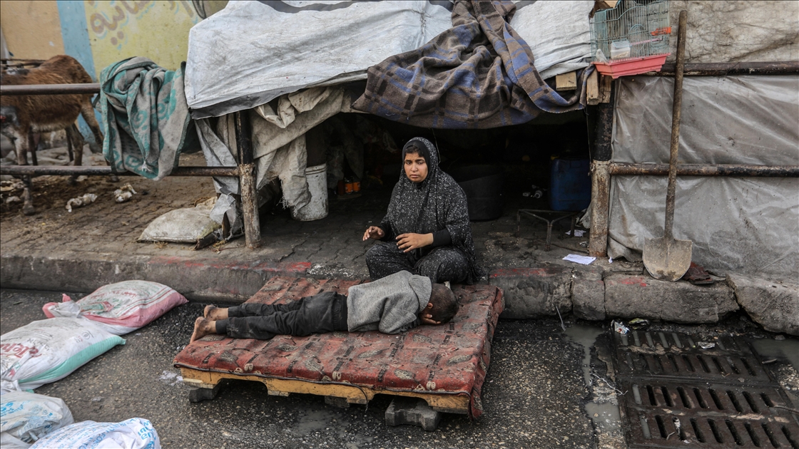 Gazze'nin Refah kentine sığınan Filistinlilerin yaşam mücadelesi